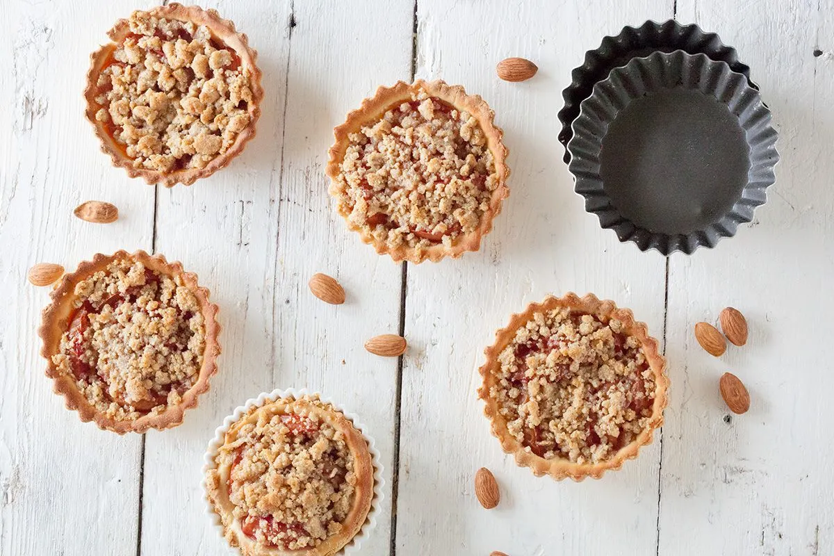 Mini crumble plum tarts