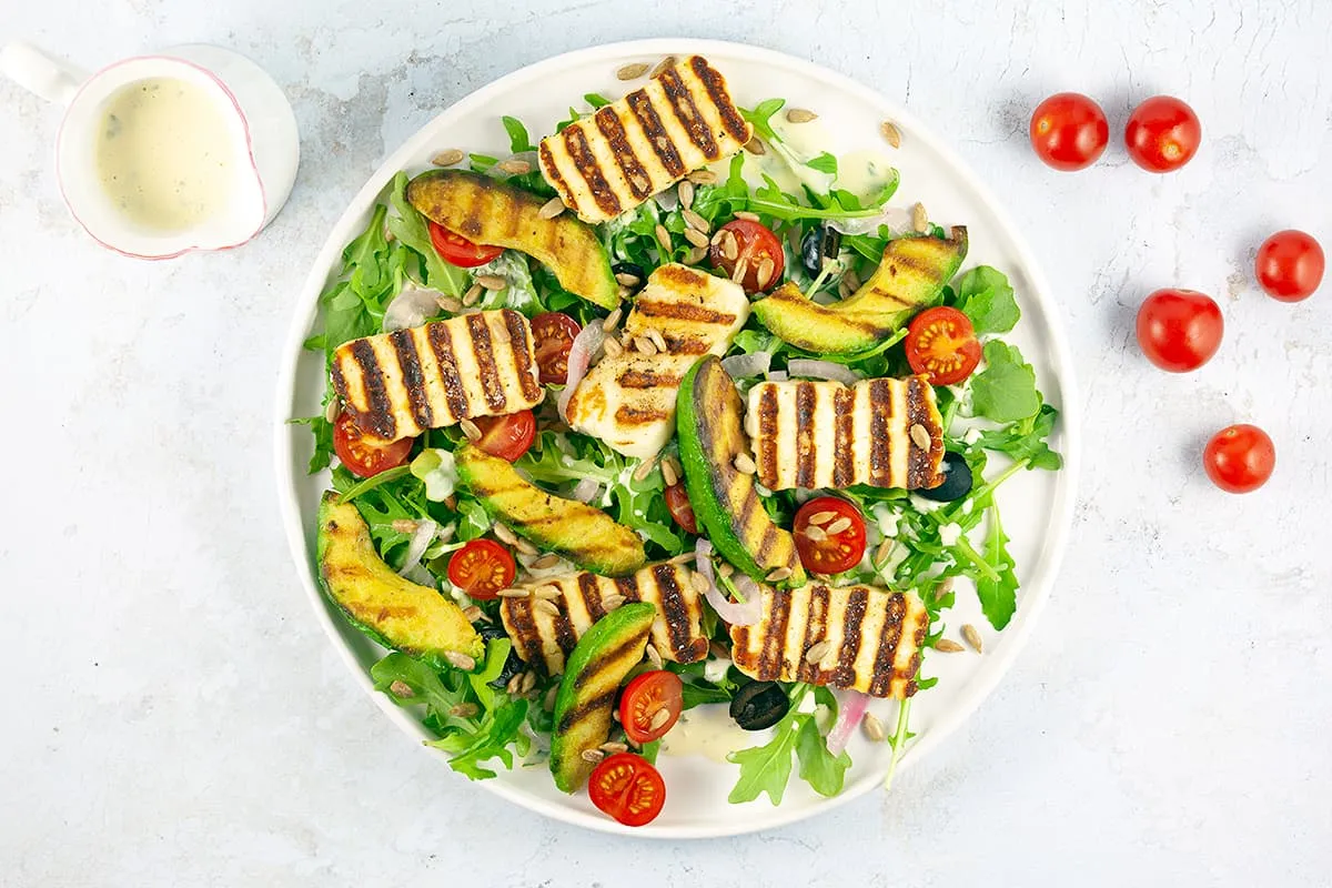 Halloumi salad (super simple)