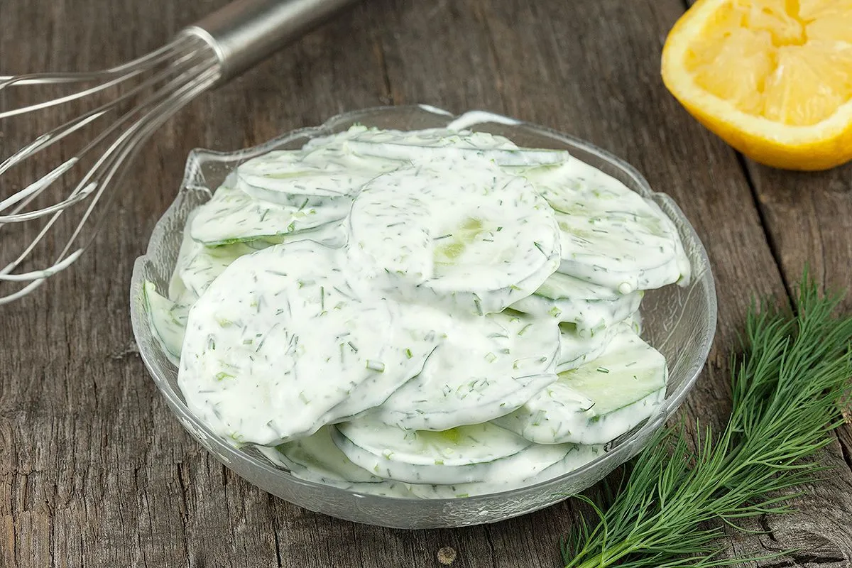 Creamy cucumber salad (fresh and quick to make)