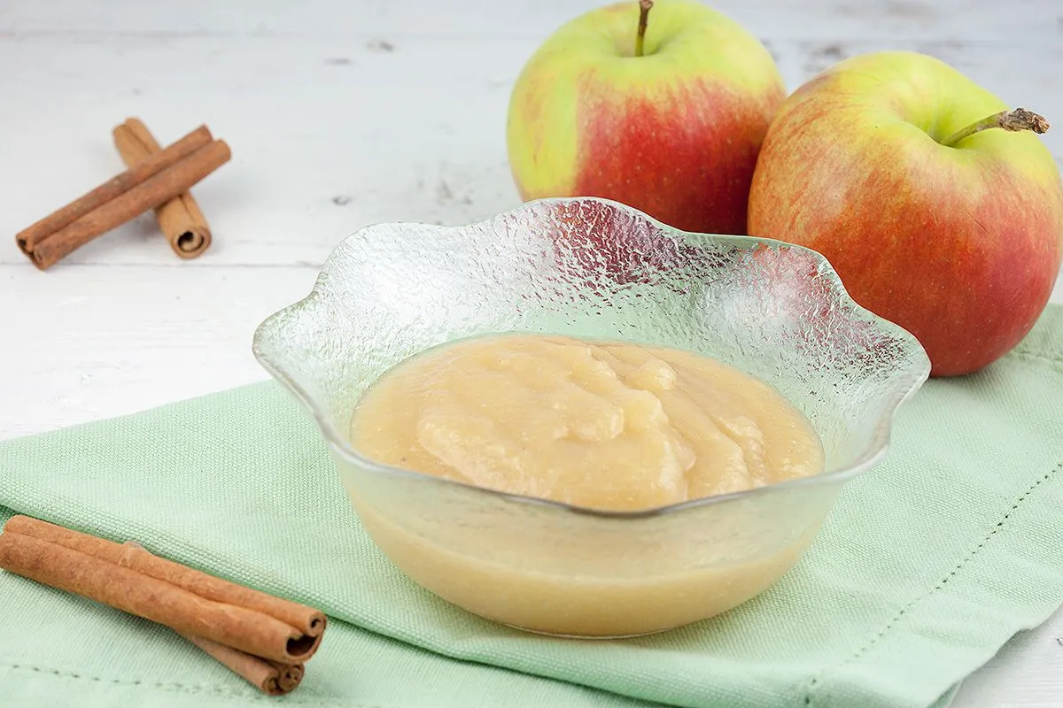Home-made apple sauce