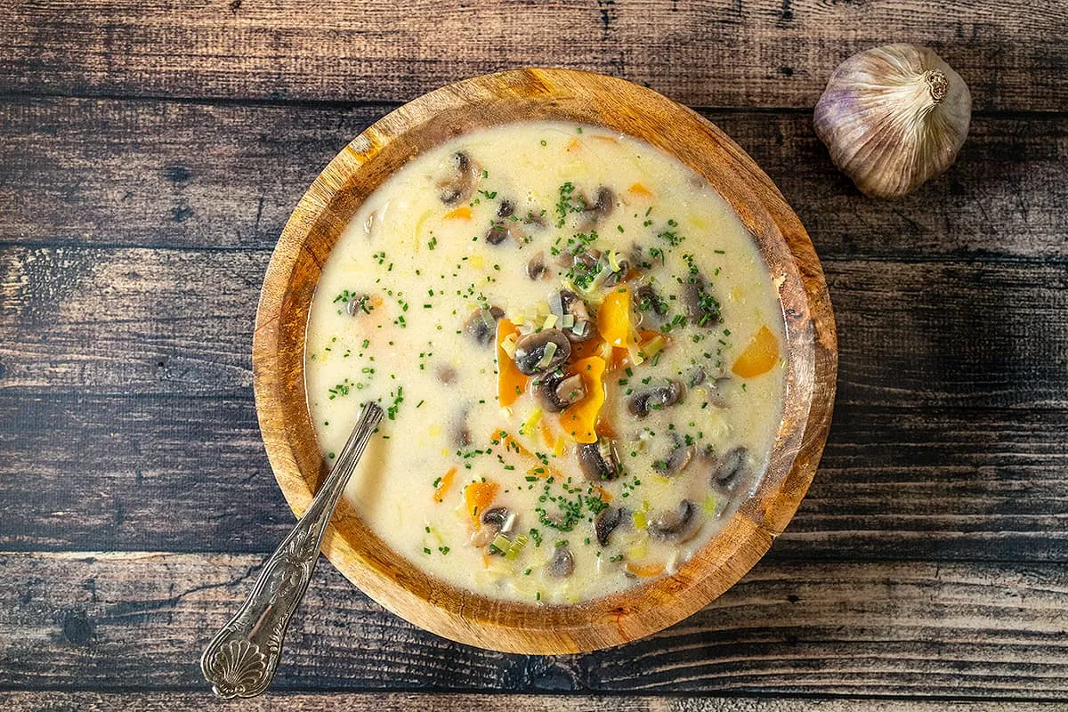 Mushroom Soup with Chicken and Leeks