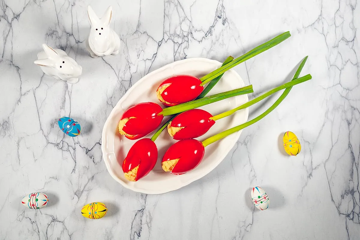 Deviled egg tulips – fun for Easter brunch