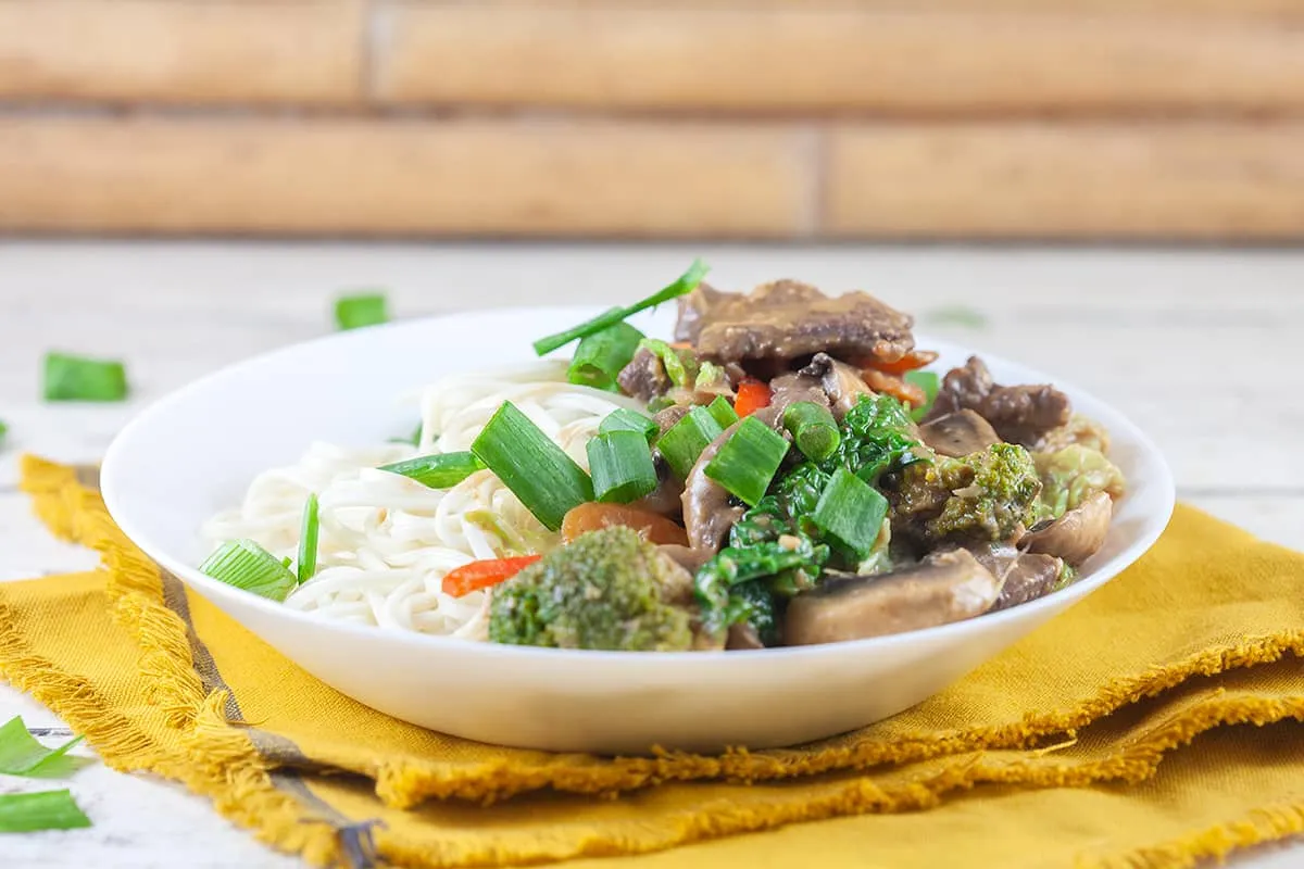 Stir-fried beef with peanut sauce