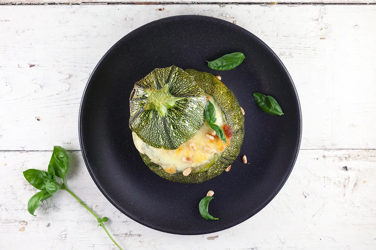 Stuffed zucchini with ricotta and bacon