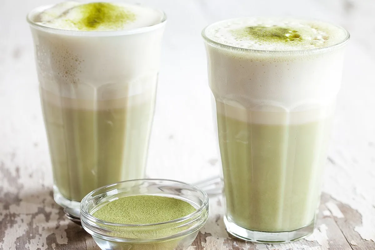 Green tea latte (matcha latte)