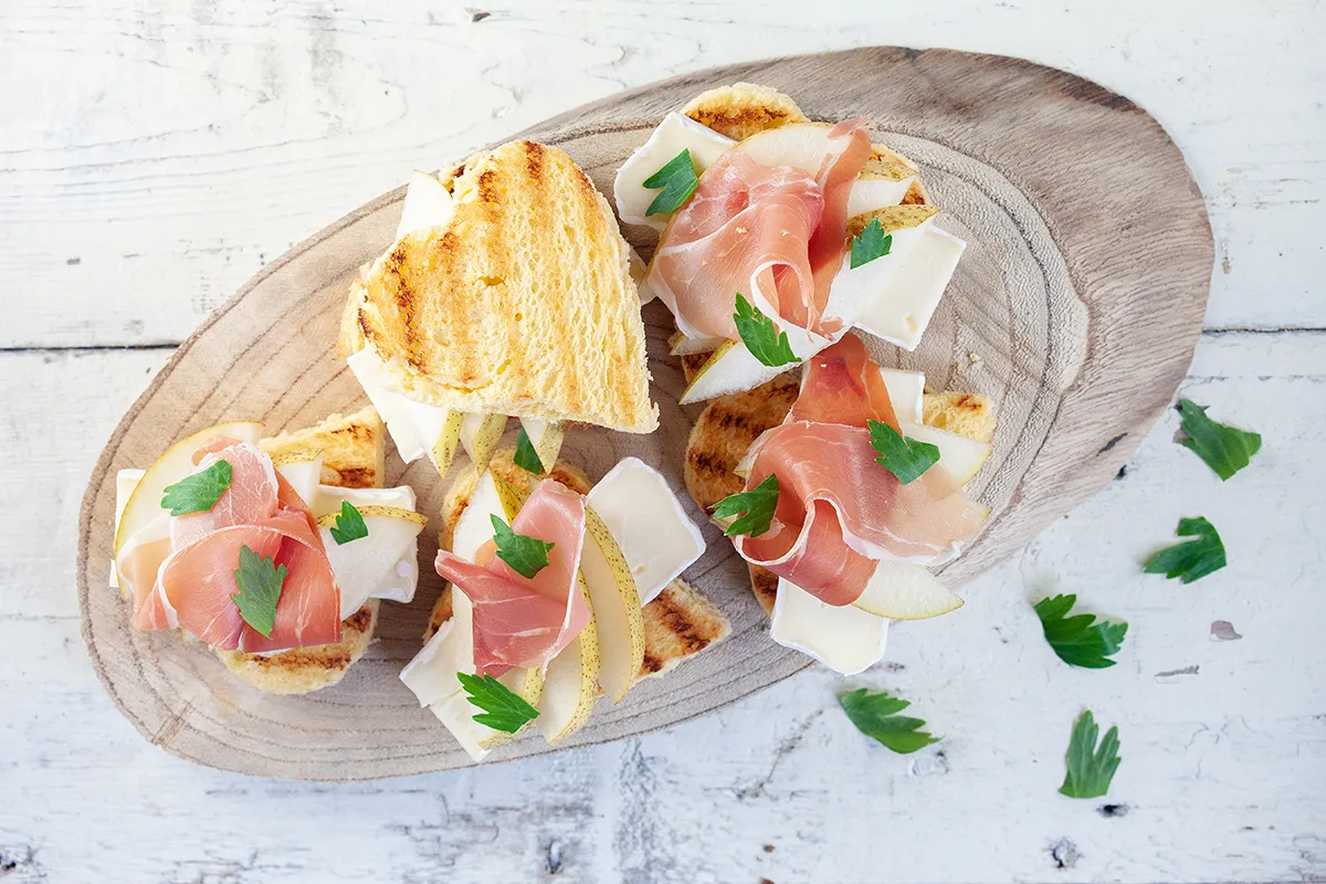 Brie and soft pear bites