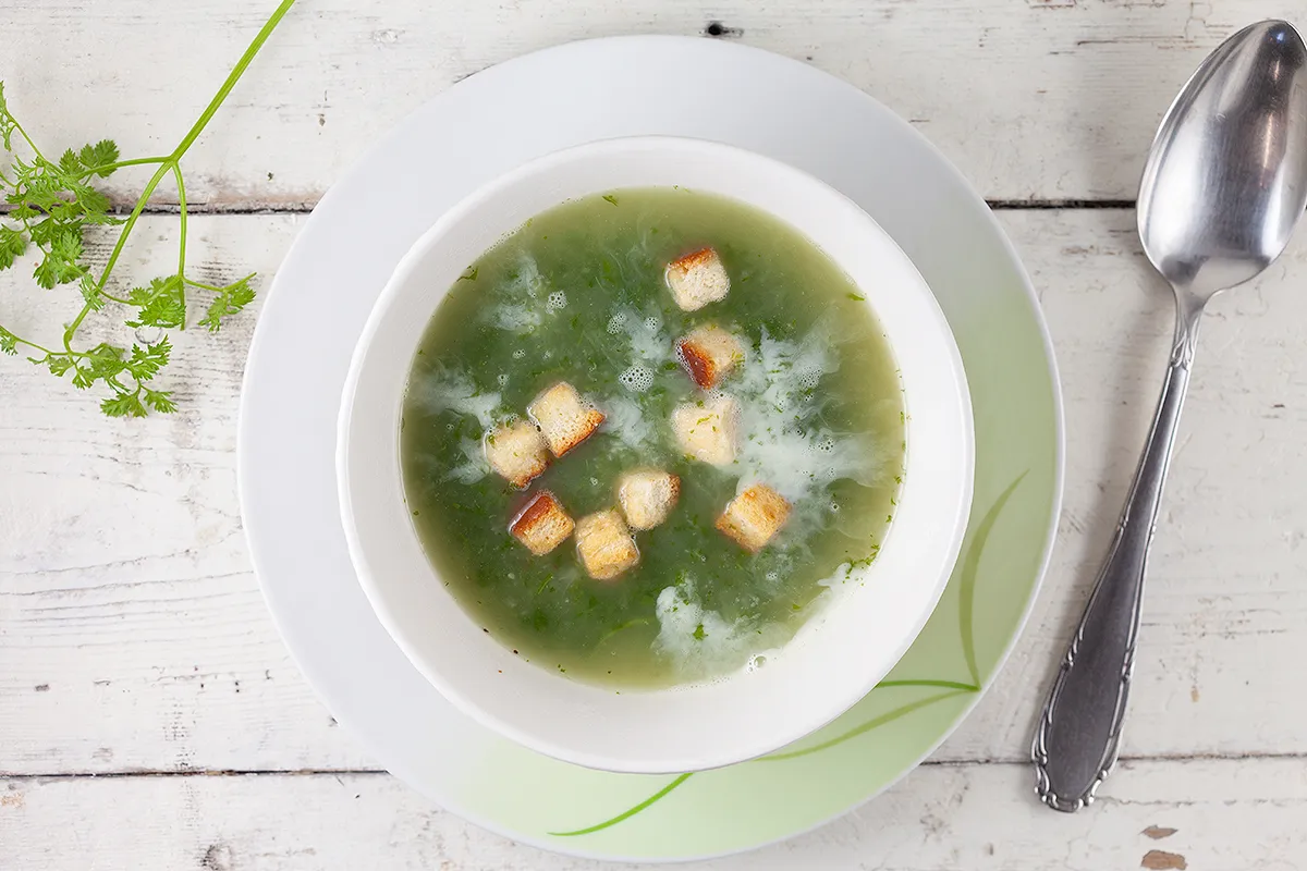 Chervil soup with croutons