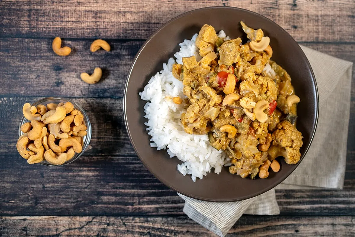 Slow cooker vegetarian curry