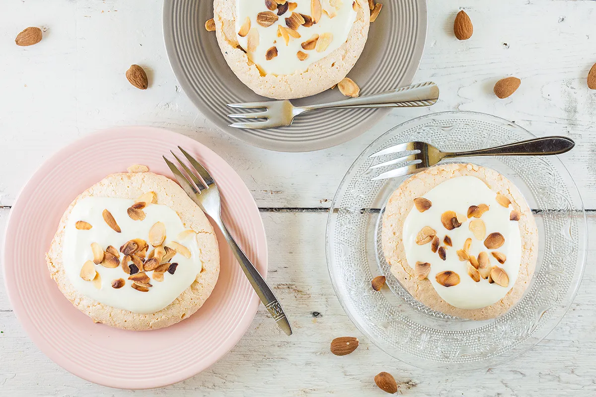 Almond and white chocolate mini pavlova