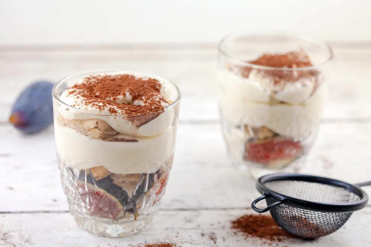 Mini tiramisu with figs
