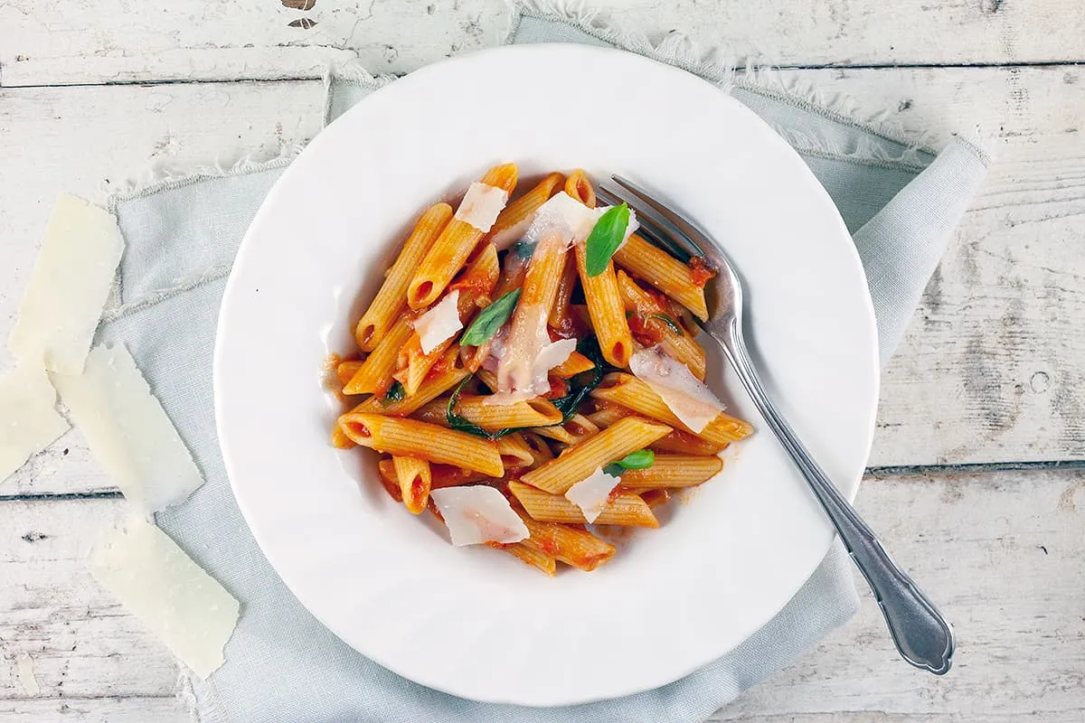 Penne all'arrabiata - pasta in a spicy sauce