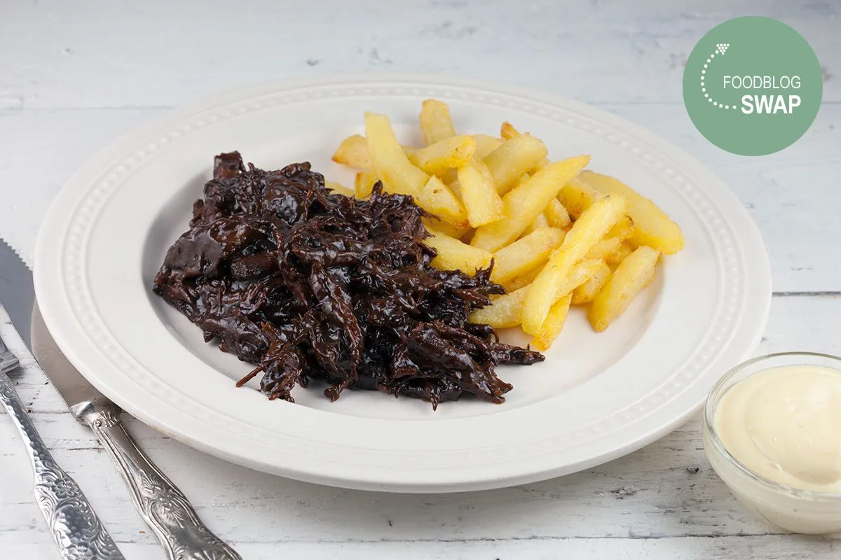 Dutch sour meat stew (Limburgs Zoervleisj)