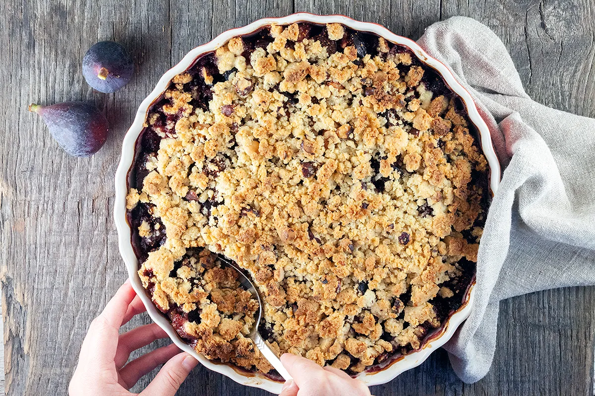 Fig and apple crumble