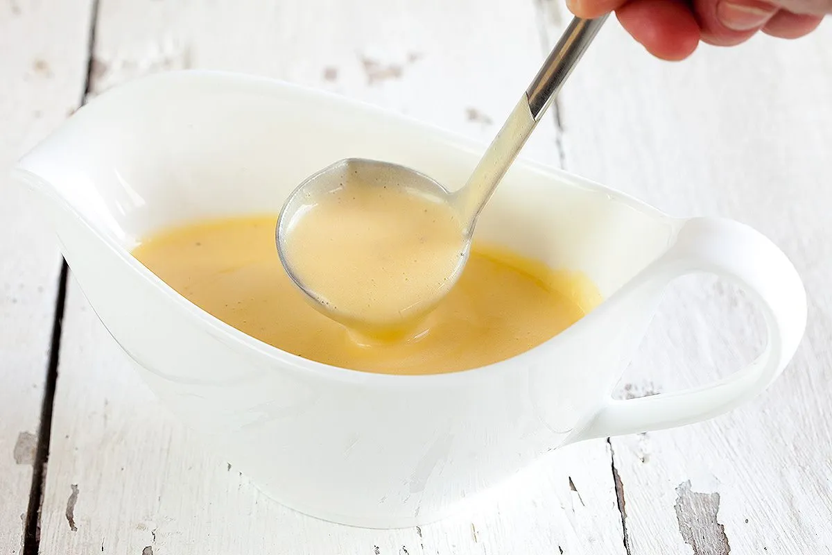 How to make Hollandaise sauce