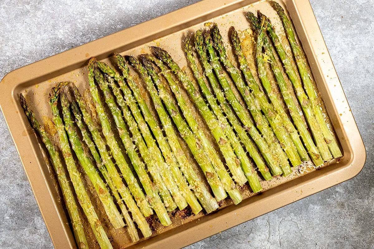 Oven-roasted asparagus - a simple side dish