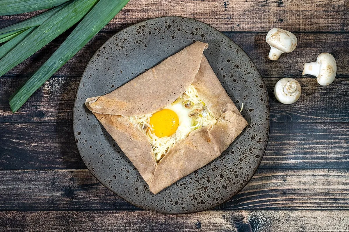 Breton galette with mushrooms and leeks - a delicious savory crepe