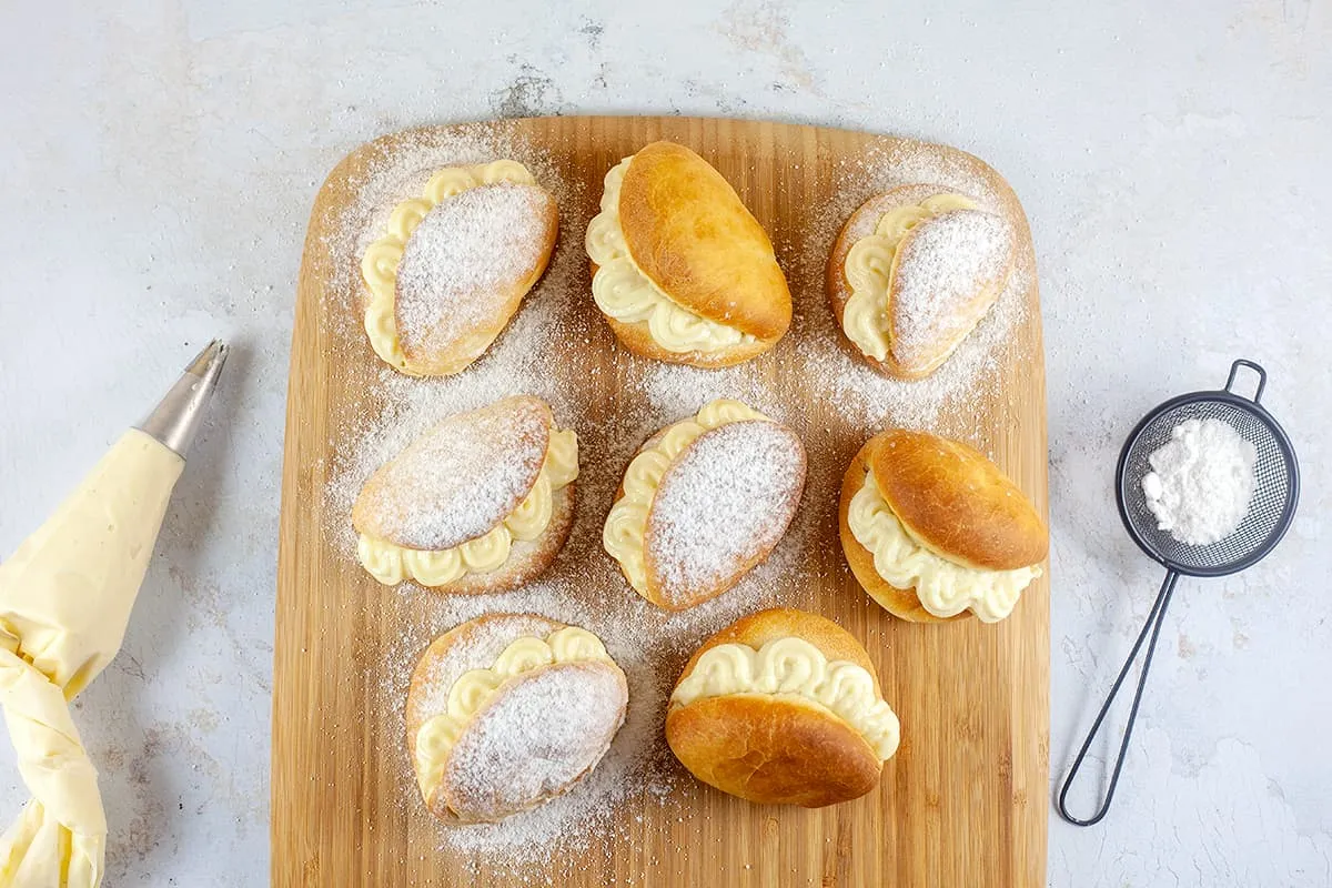 Dutch vanilla cream rolls (puddingbroodjes)