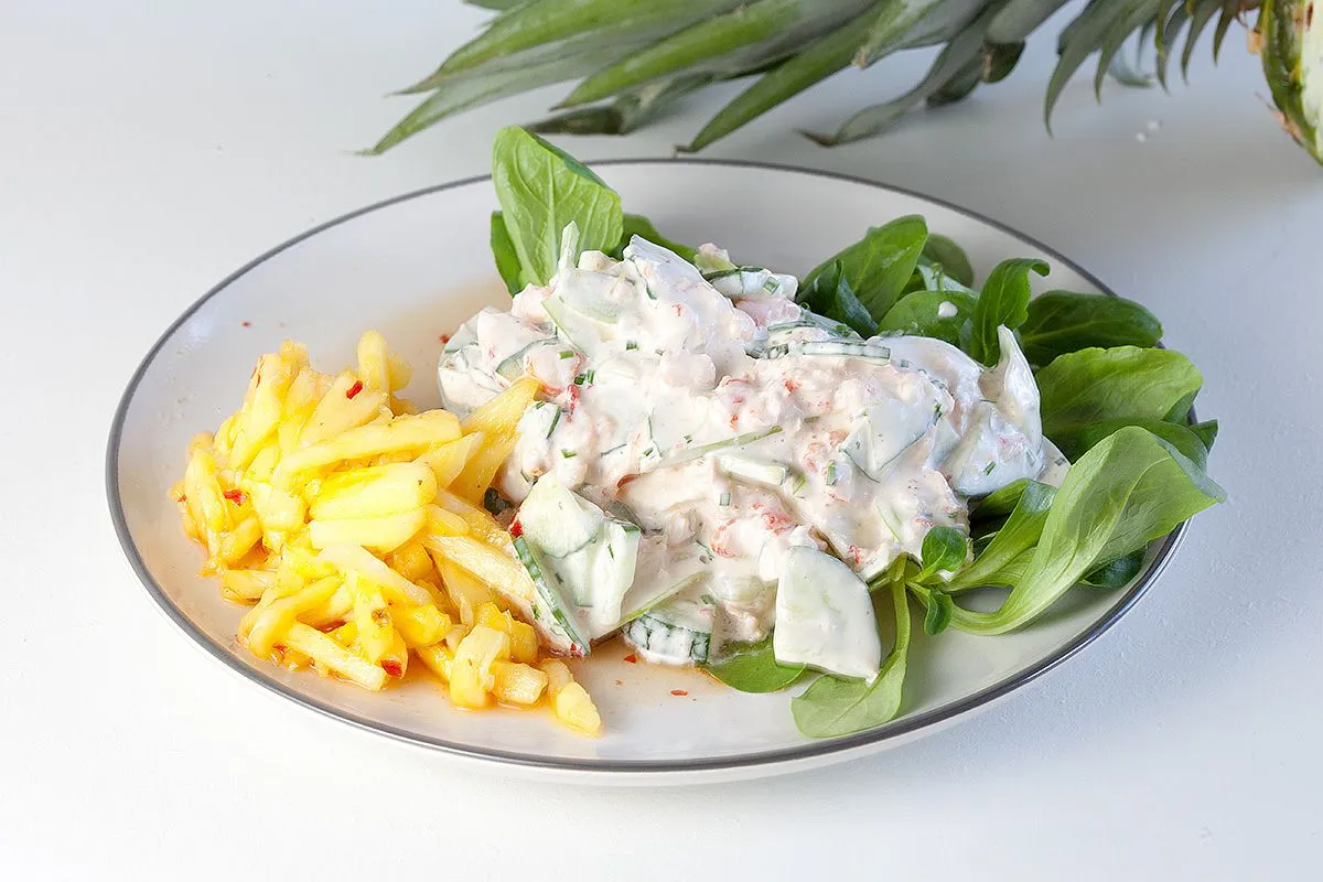 Fresh crayfish salad with pineapple chutney