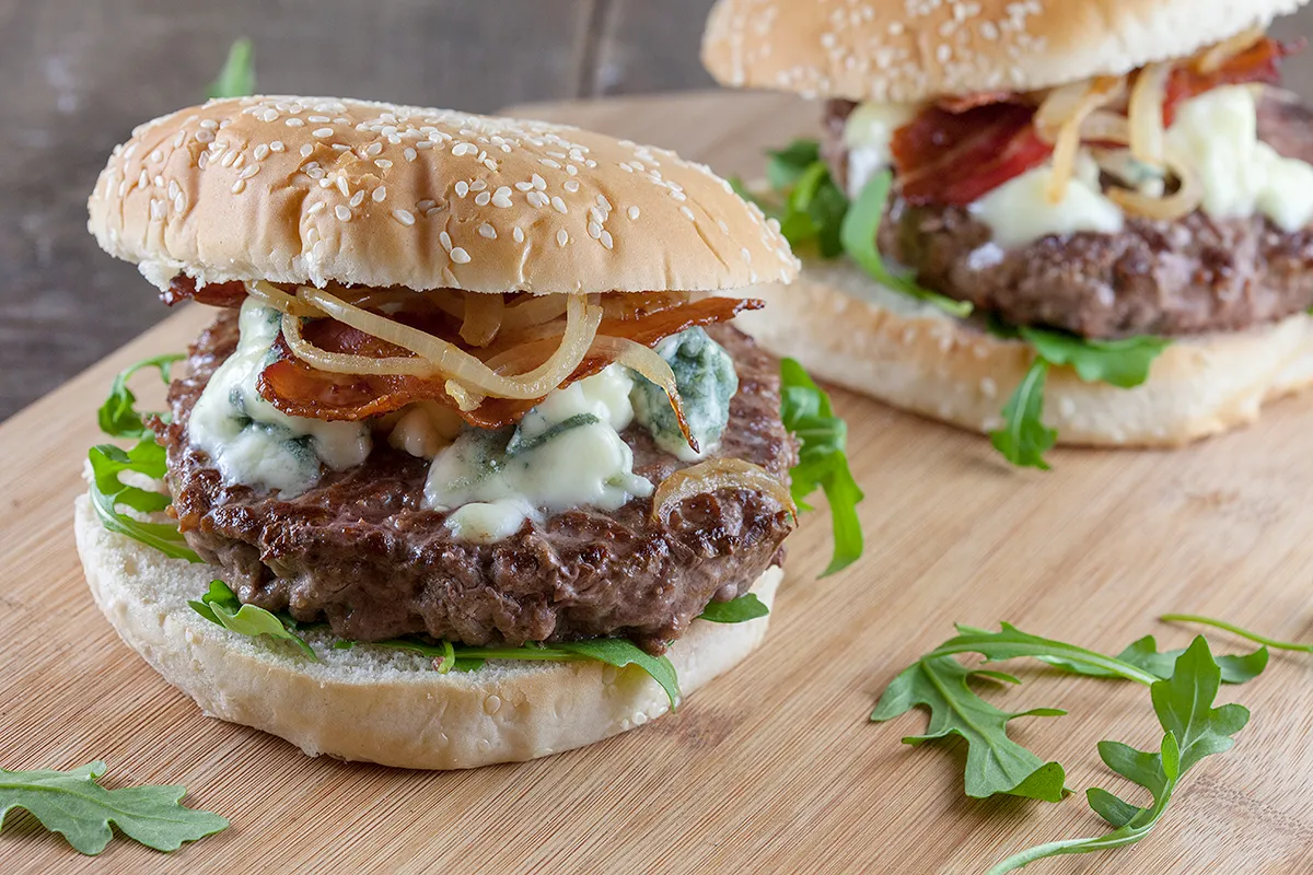 Blue cheese and bacon hamburgers