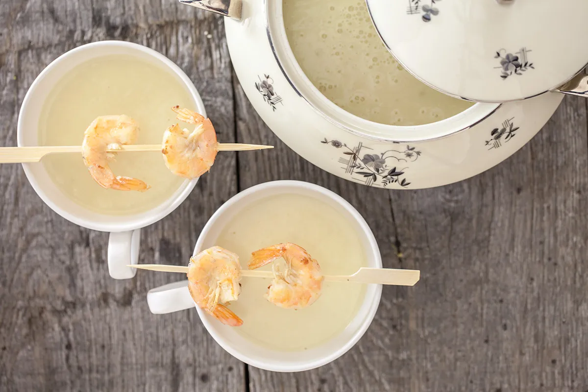 Jerusalem artichoke soup with prawns
