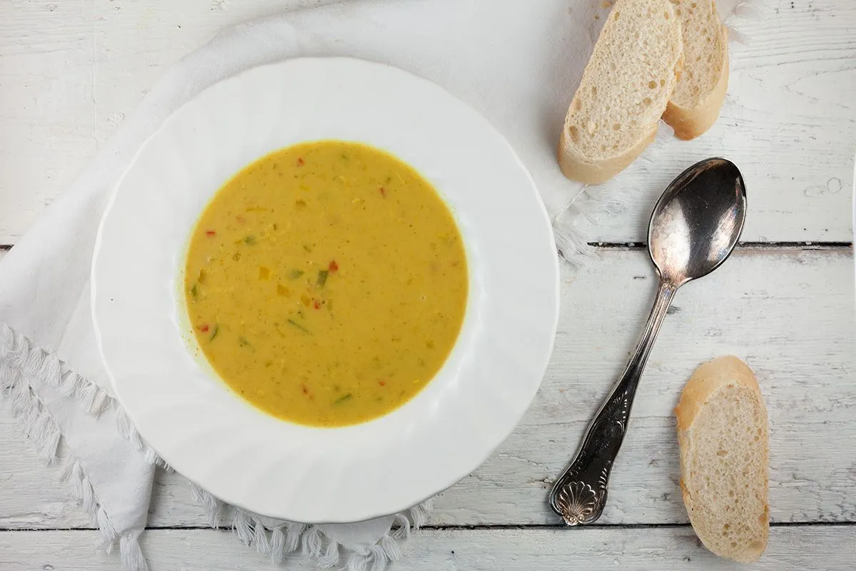 Curry and bell pepper soup - full of flavour