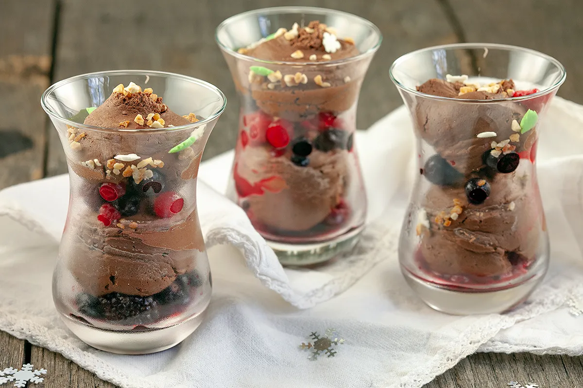 Chocolate and red fruit cheesecake