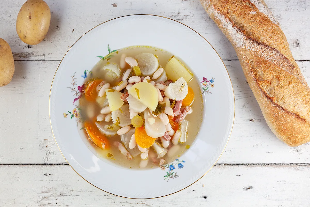 Summer white bean soup