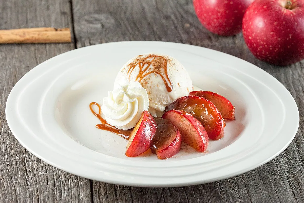 Warm apples and cinnamon ice cream