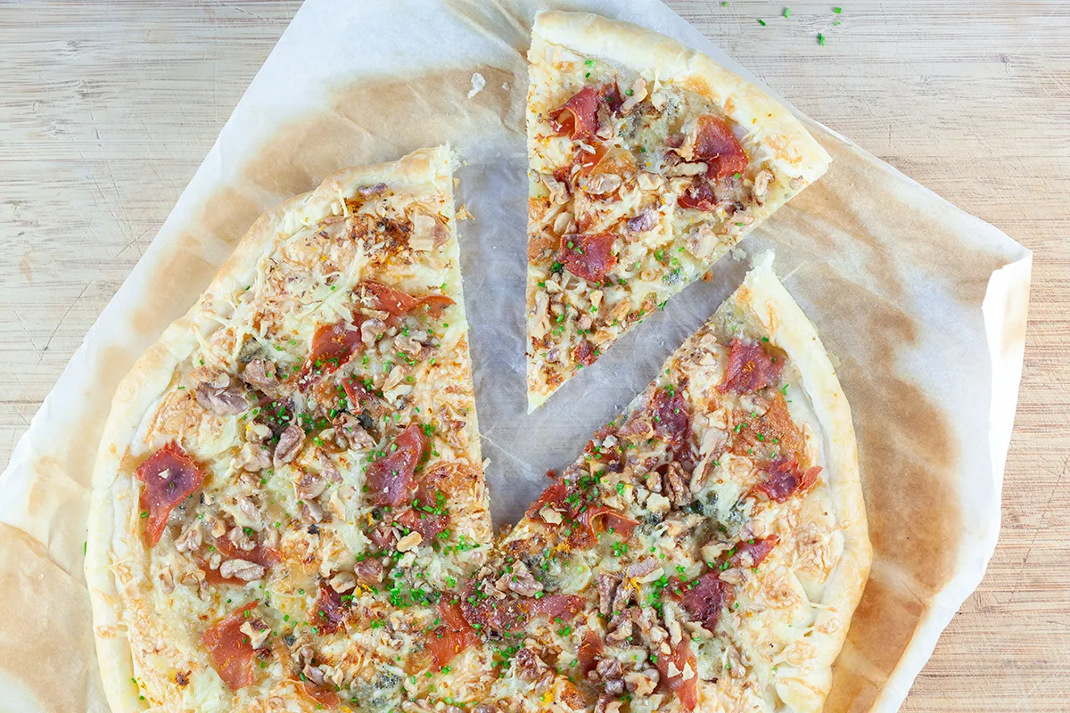 Blue cheese and walnut puff pastry tart