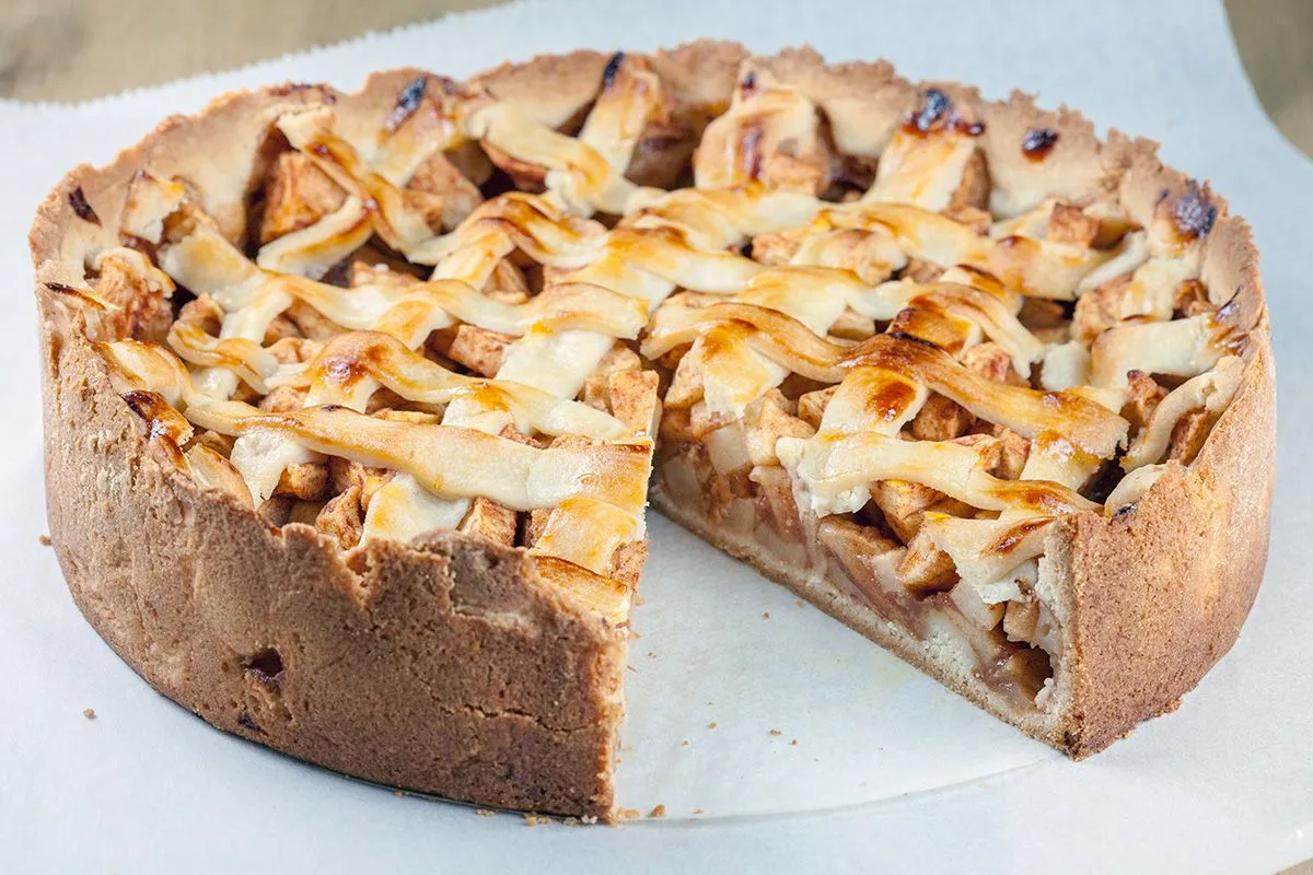 Classic apple pie