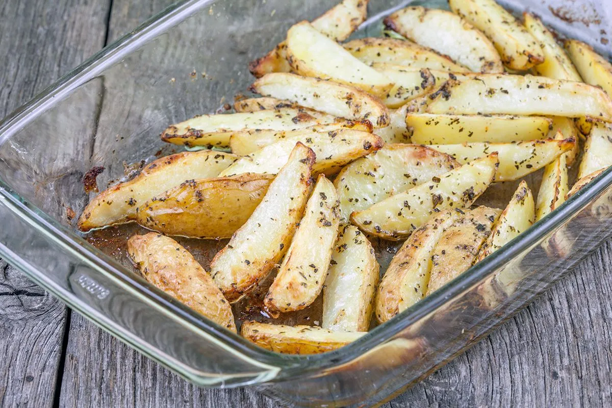 Spicy oven-roasted potato wedges