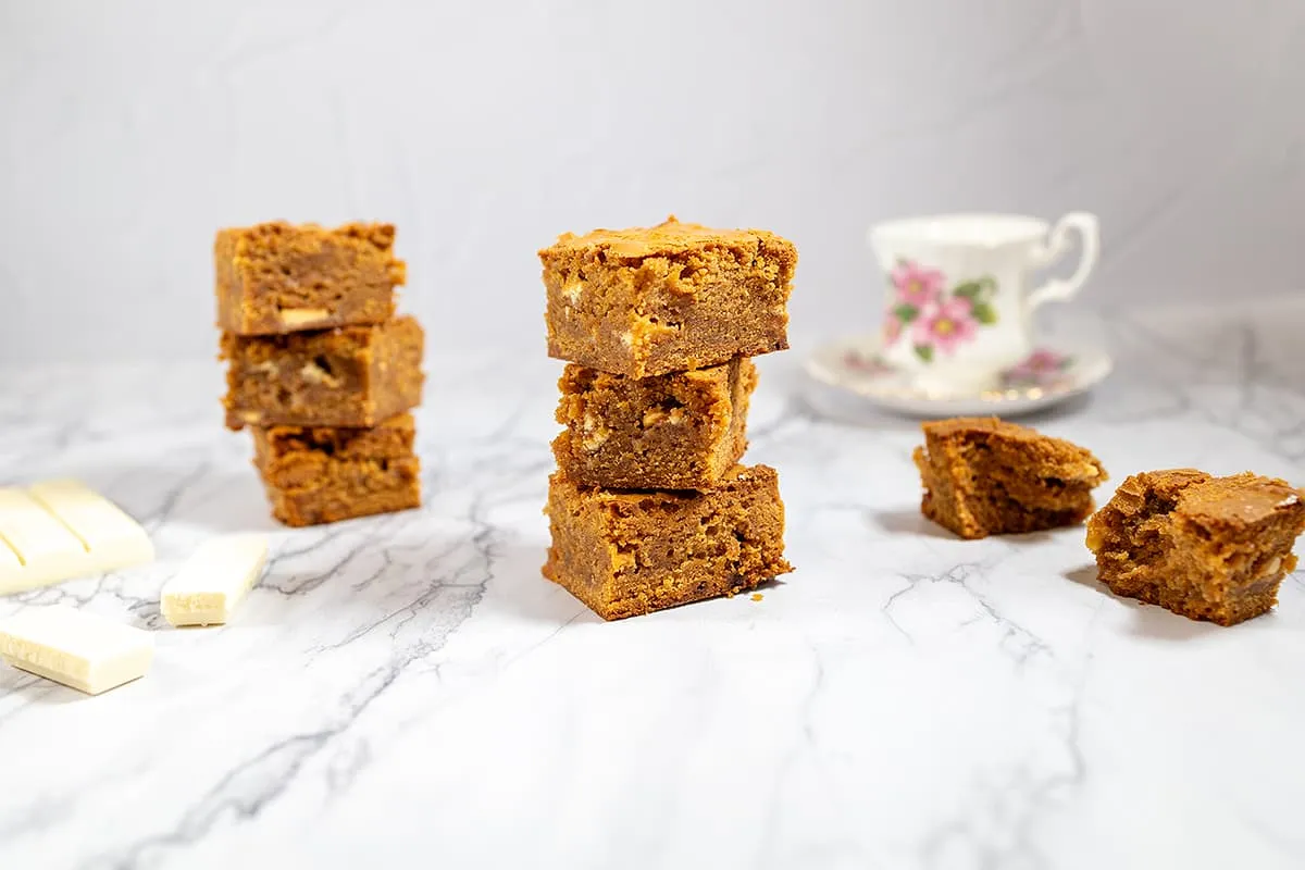 Amaretto and white chocolate blondies