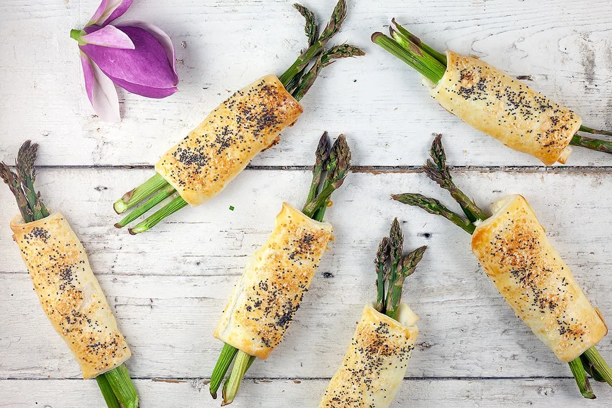 Asparagus puff pastry bundles (fun little snacks)
