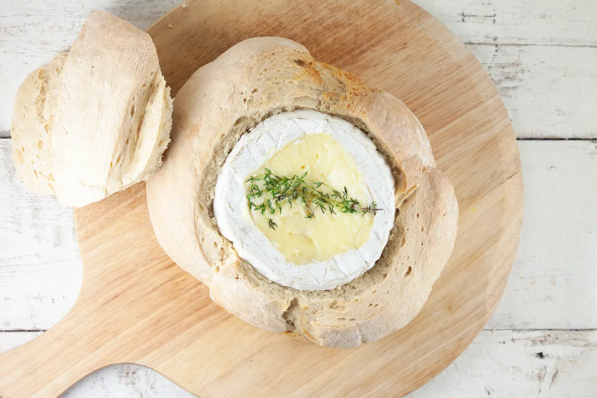 Baked camembert in bread