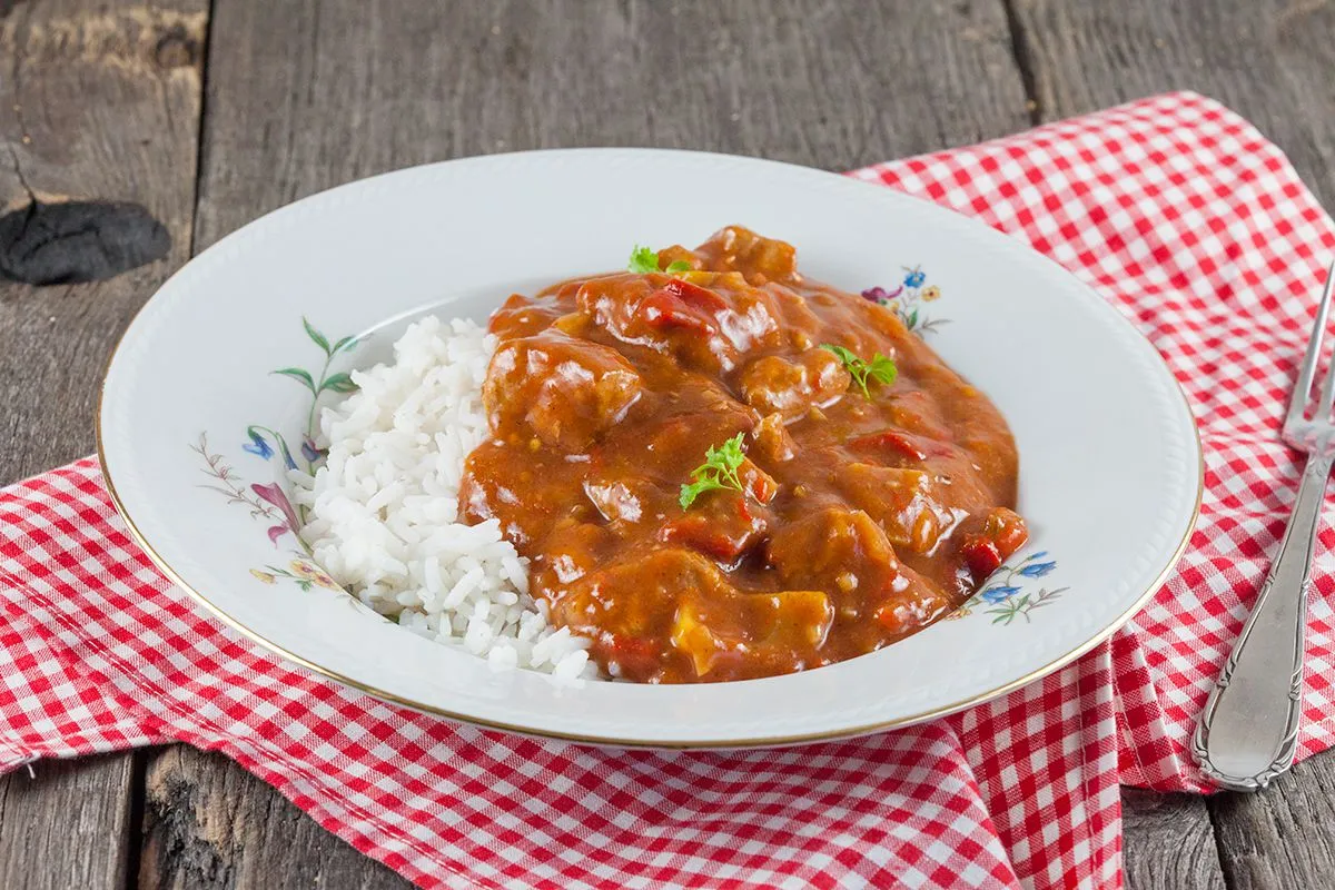 Slow cooker pork goulash