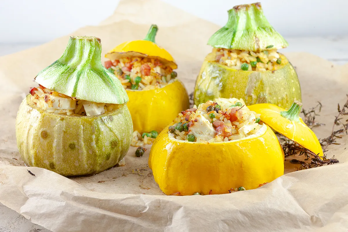 Rice and peas stuffed zucchini