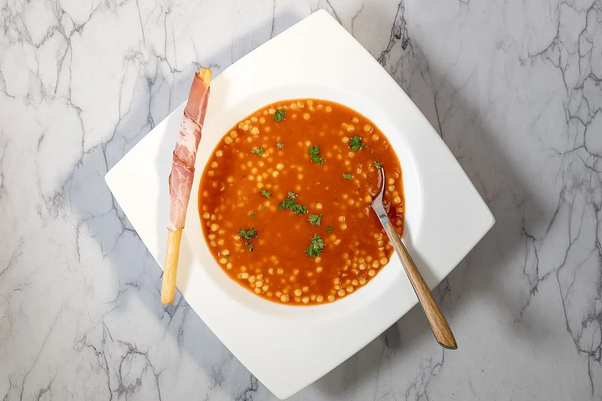 Tomato soup with pasta - easy Italian soup