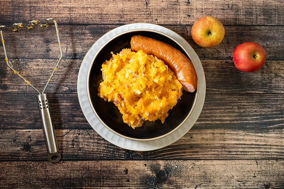 Zuurkoolstamppot - Dutch Sauerkraut Mash with Sweet Potato