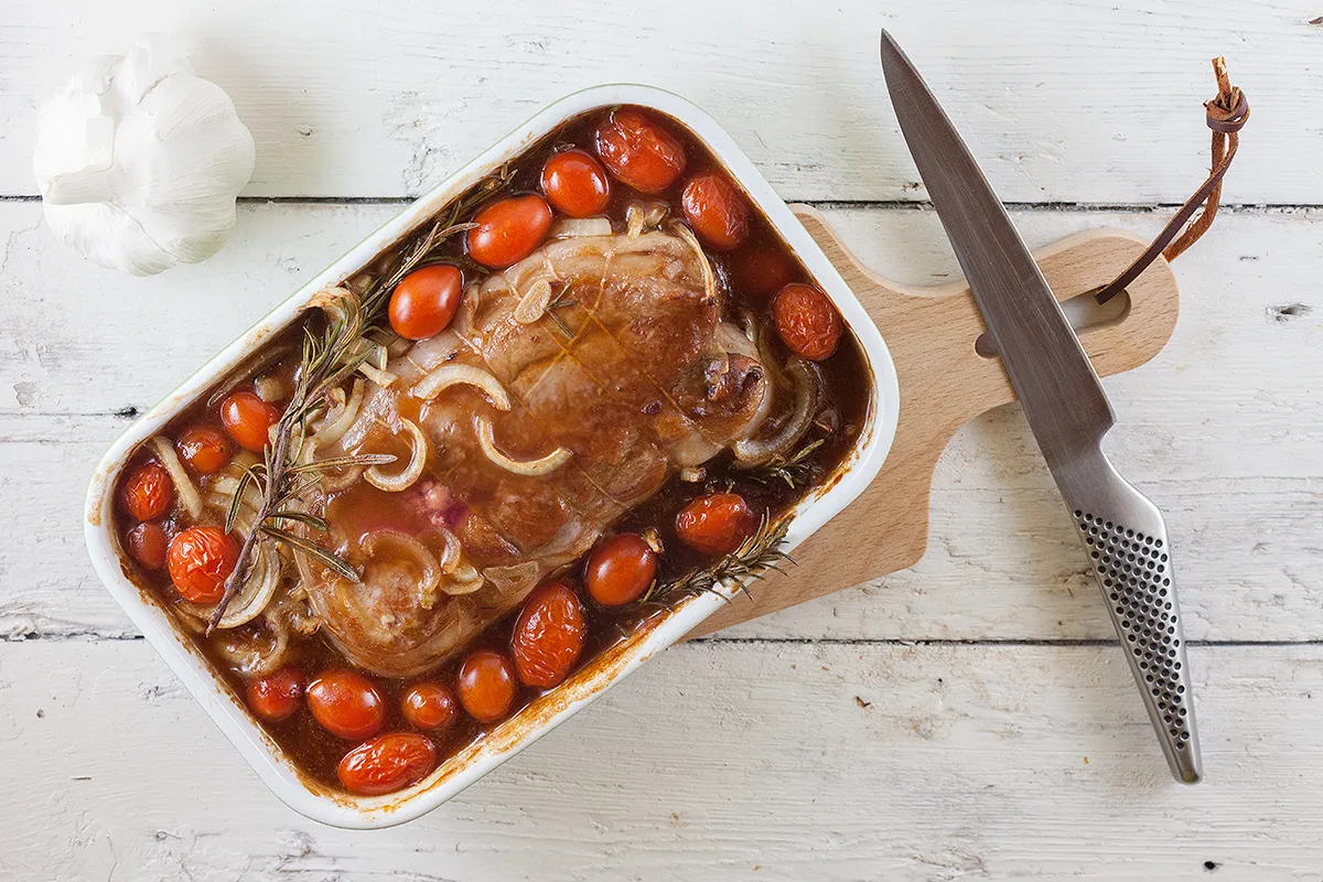 Veal roast with tomatoes and rosemary
