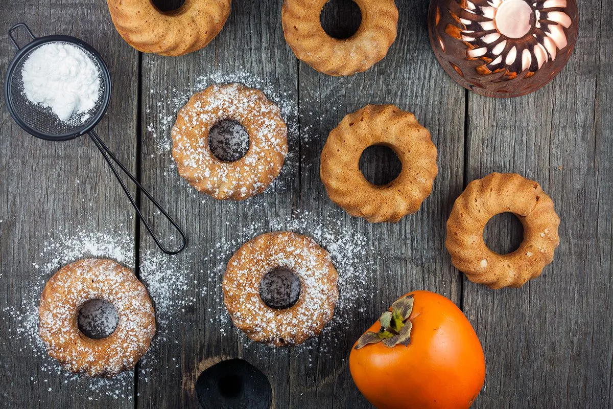 Mini kaki bundt cakes