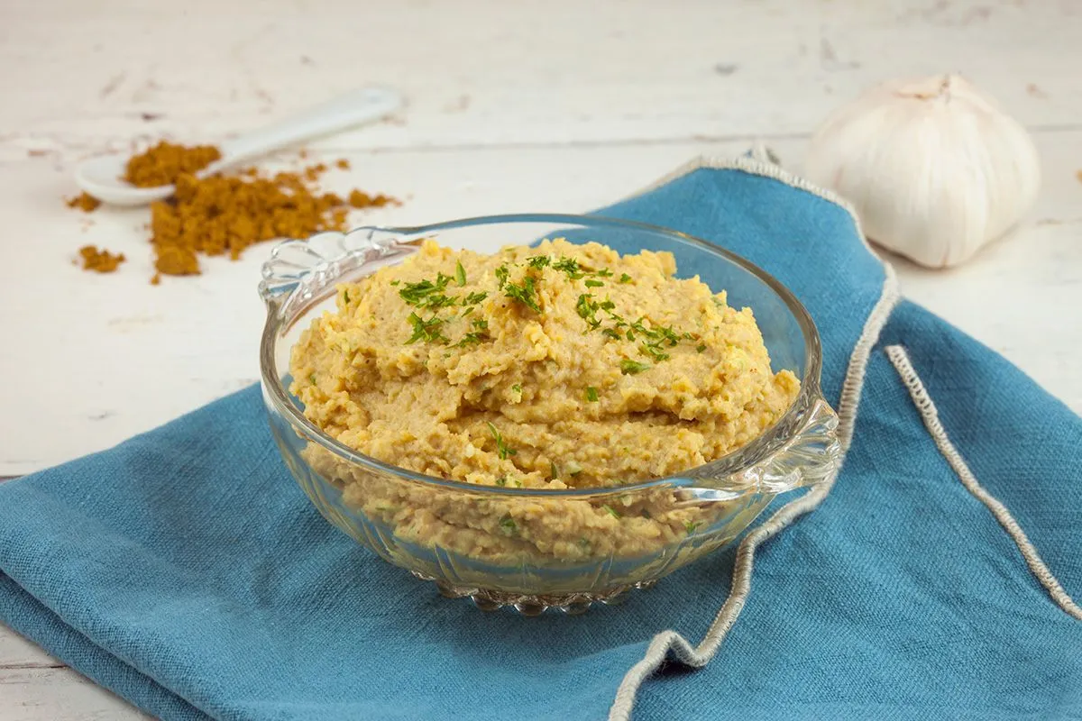 Ras el hanout hummus