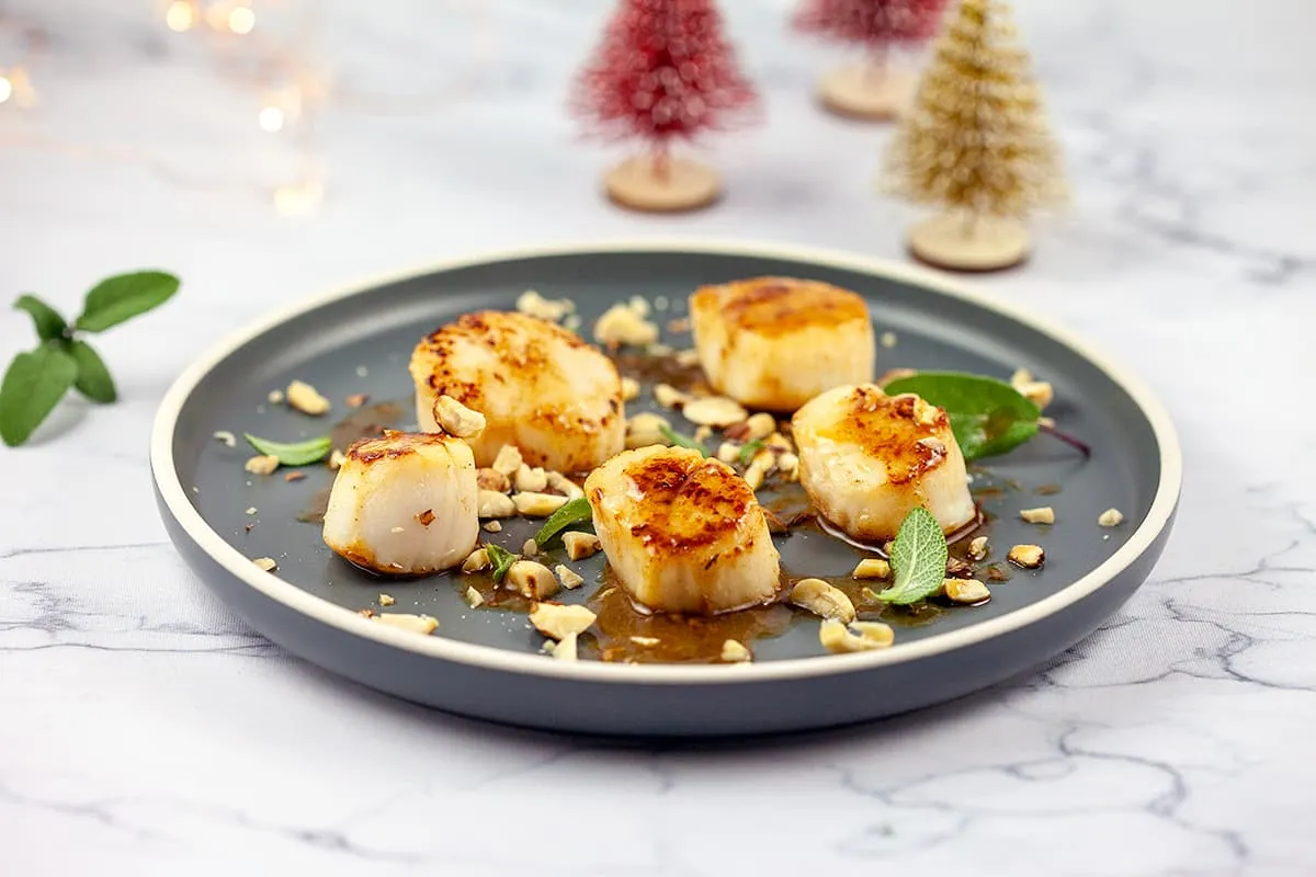 Scallops with hazelnuts and sage