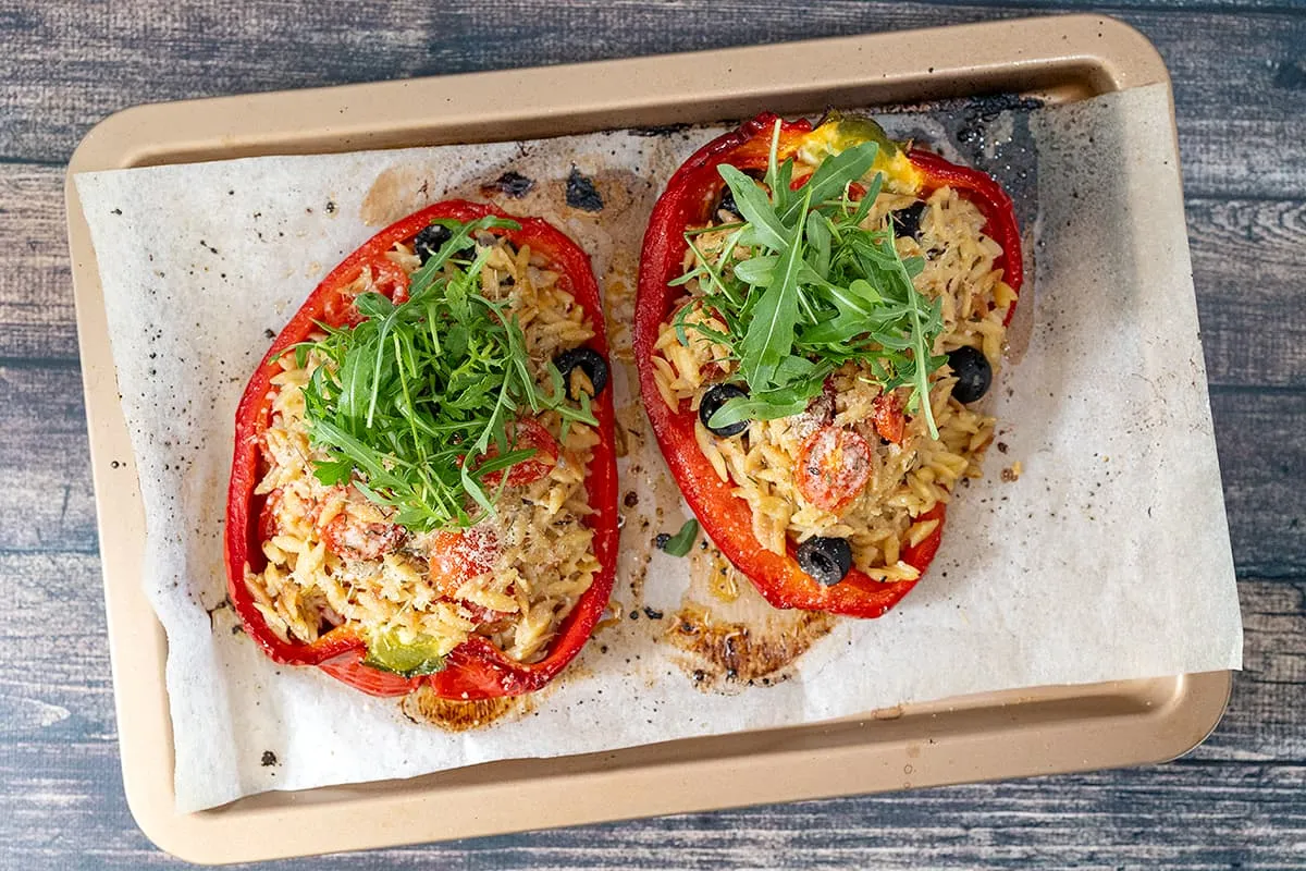 Orzo stuffed peppers – delicious vegetarian bell peppers