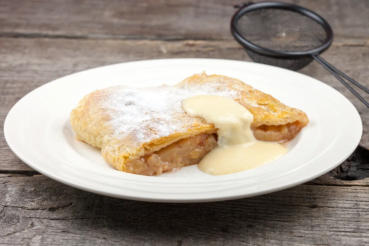 Apple strudel with vanilla sauce