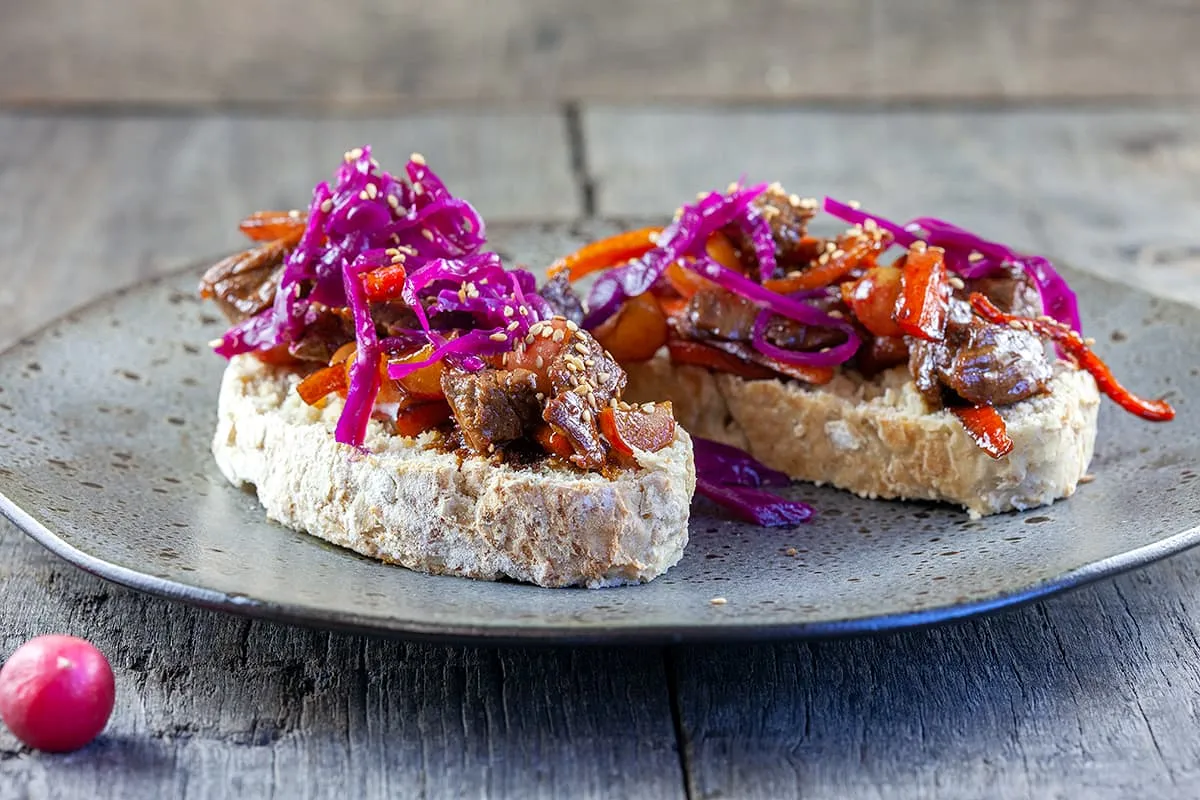 Steak and red cabbage sandwich