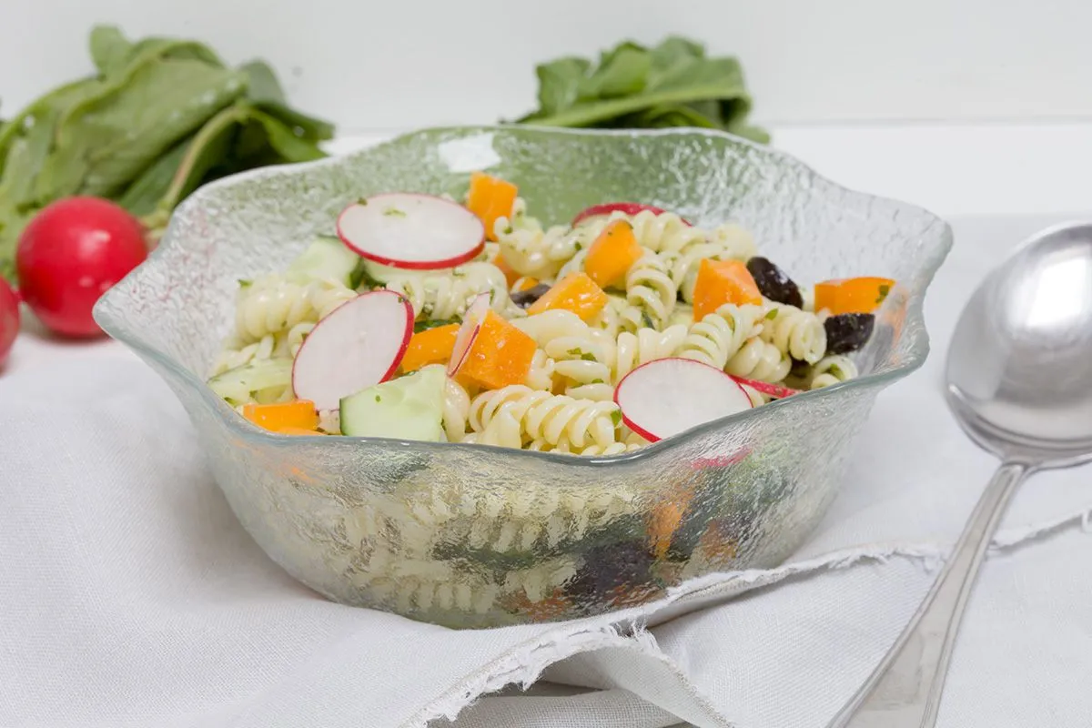 Pasta salad with cucumber and basil pesto