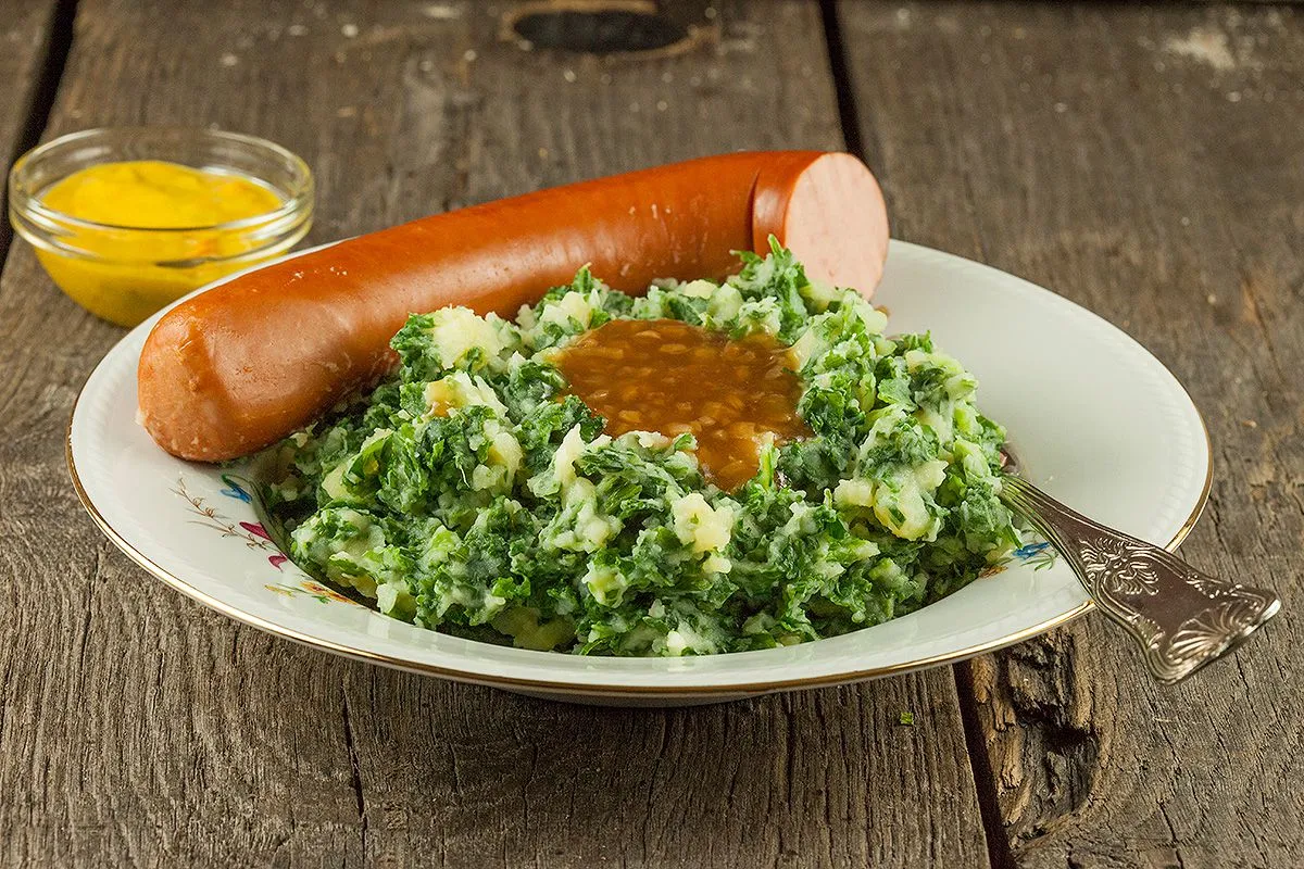 Kale and potatoes a.k.a. boerenkoolstamppot