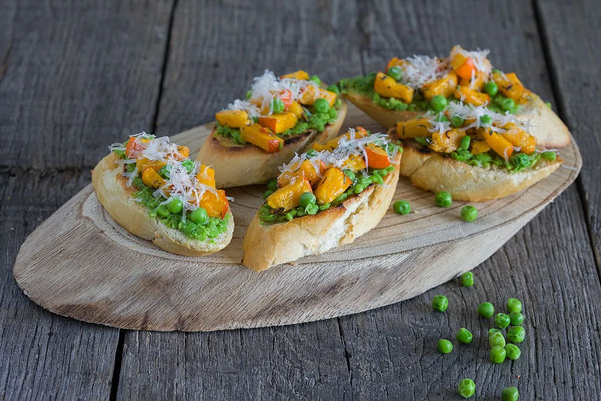Pumpkin and peas bruschetta