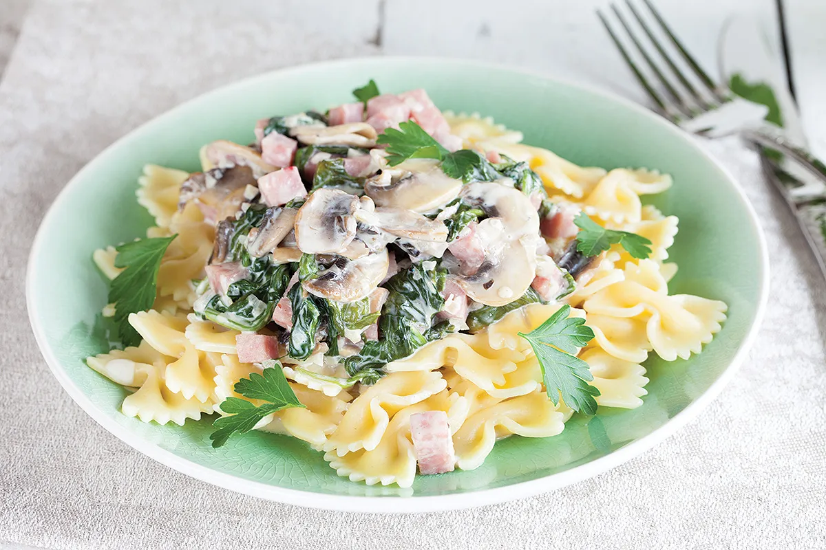 Ham mushroom and spinach farfalle