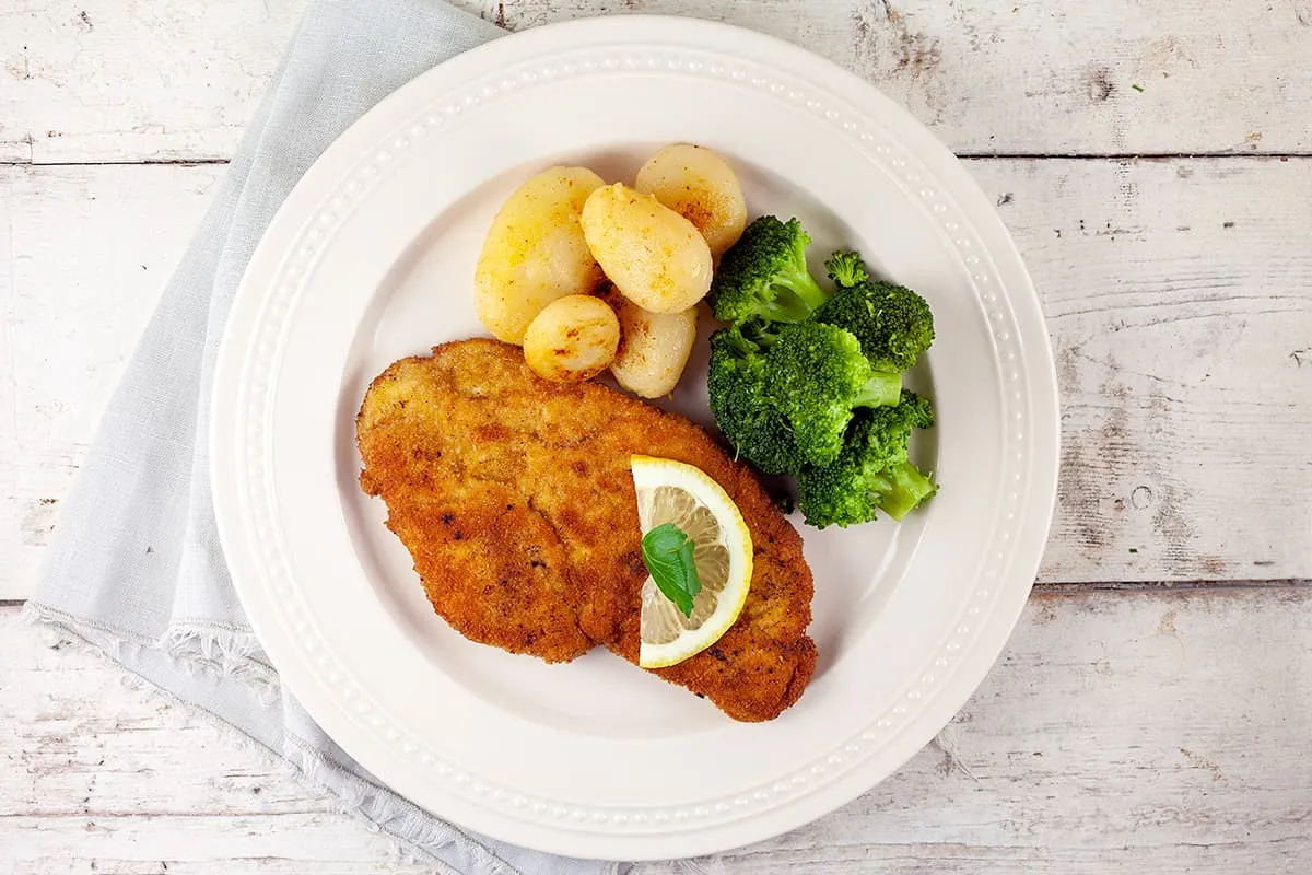 Chicken schnitzel - deliciously crispy fried